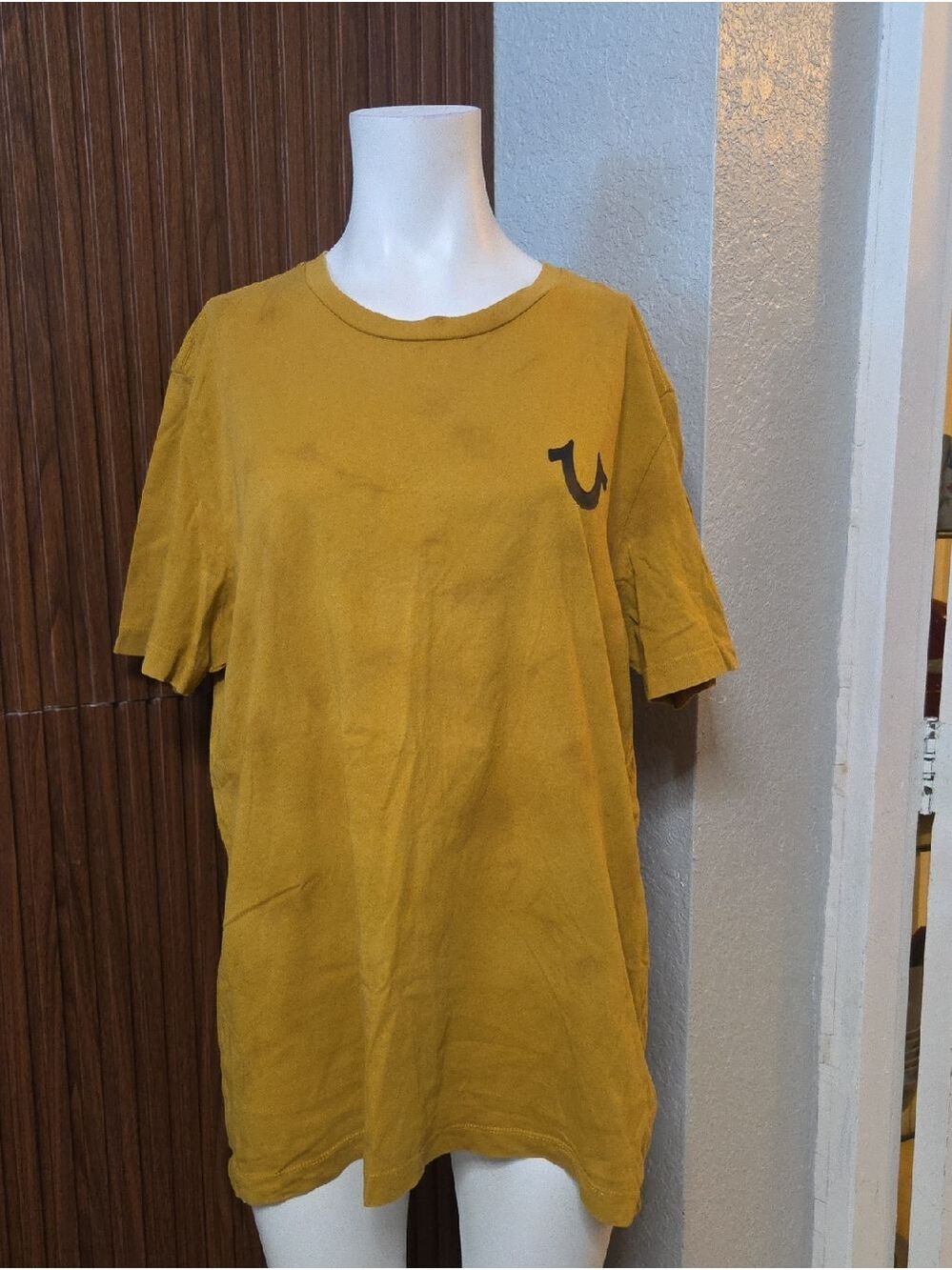 True Religion Mustard Crewneck Tee with Small Logo Large Sz [1028]